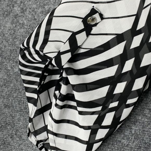 Avenue Semi Sheer 1/2 Button Blouse Women 14/16 B&W Pattern 3/4 Sleeve Airy - Picture 7 of 13